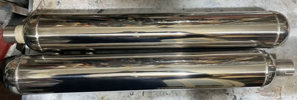 Annunci usato Harley Davidson: VENDO Scarichi marmitte Riad King - Mercatino Harley