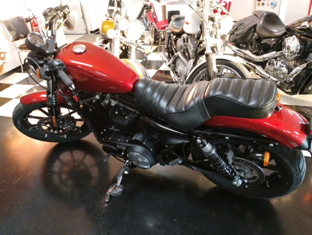 Annunci usato Harley Davidson: VENDO Harley Davidson sposter 883 Iron del 2019 - Mercatino Harley