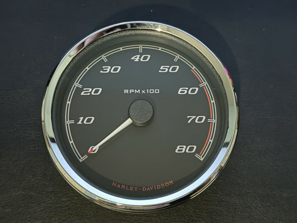 Annunci usato Harley Davidson: VENDO HARLEY DAVIDSON CONTAGIRI ORIGINALE PER ROAD KING E TOURING 67000007 - Mercatino Harley