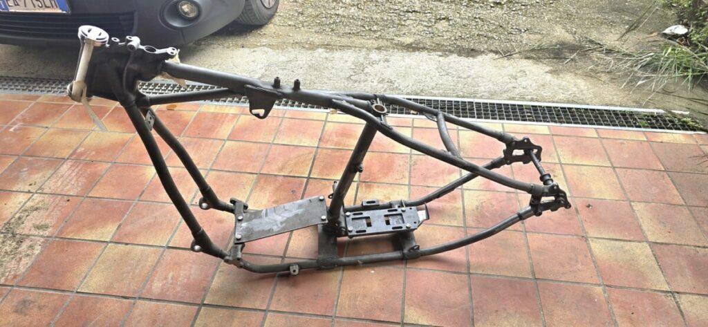 Annunci usato Harley Davidson: VENDO Telaio replica wishbone - Mercatino Harley
